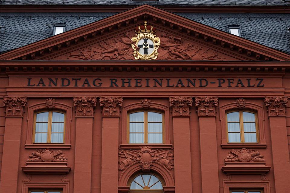 Der rheinland-pfälzische Landtag. (Archivbild)Hannes P Albert/dpa