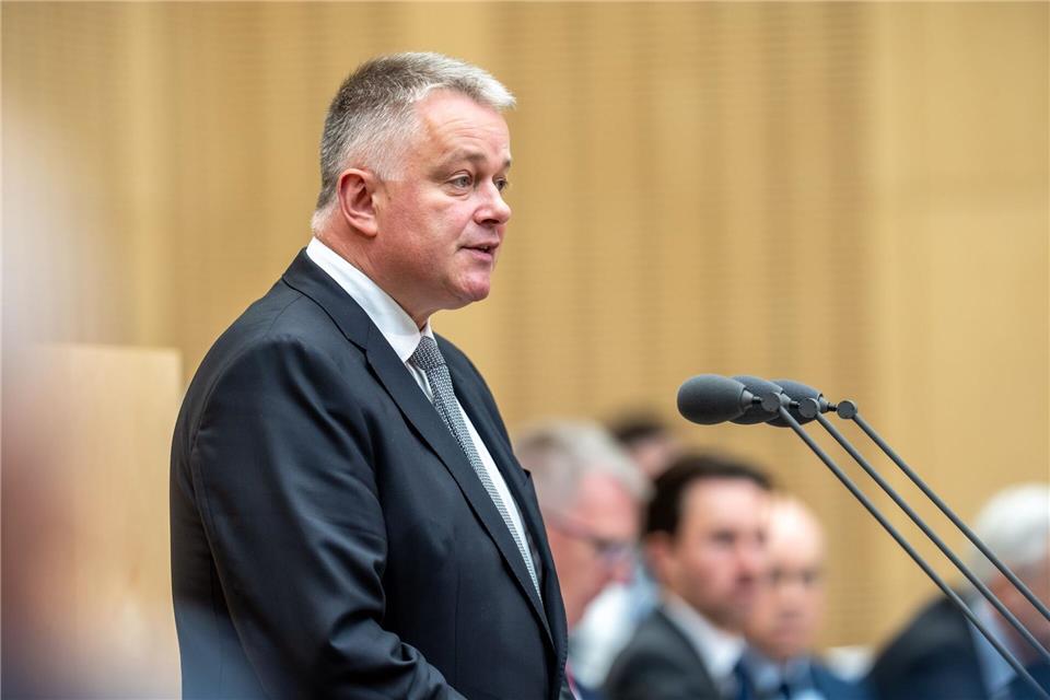 Der rheinland-pfälzische Ministerpräsident Schnieder warnte vor negativen Effekten der Gesundheitsreform.Michael Kappeler/dpa