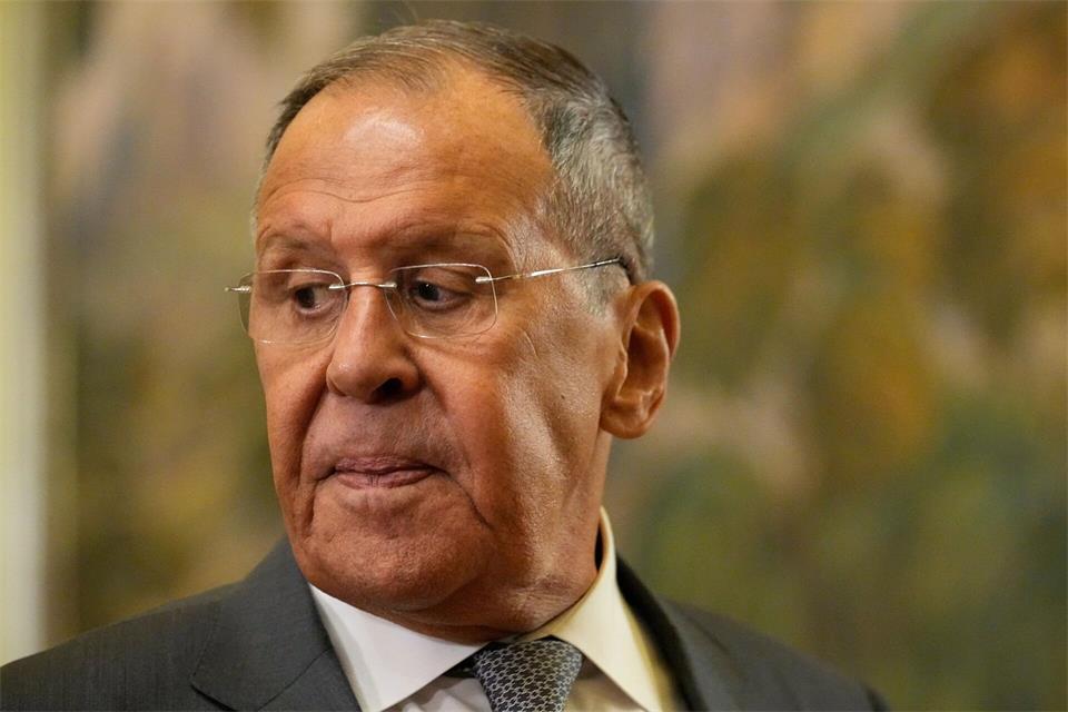 Der russische Außenminister Sergej Lawrow hat die Schließung des Goethe-Instituts in Moskau angekündigt. (Archivbild)Alexander Zemlianichenko/Pool AP/AP/dpa
