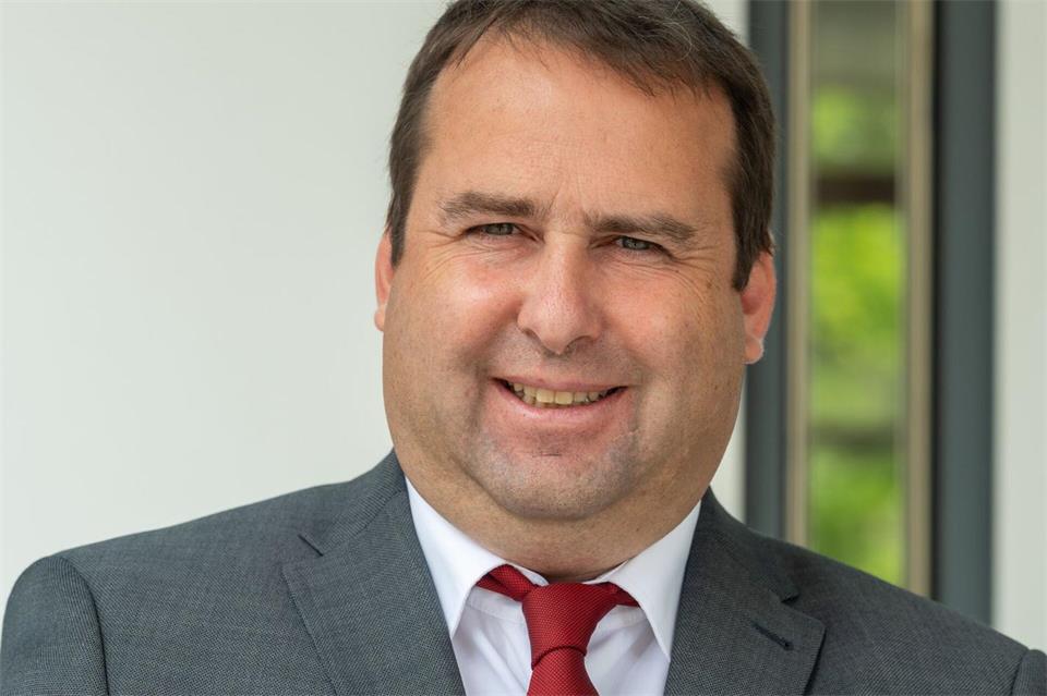 Der saarländische Gesundheitsminister Magnus Jung (SPD) dankte allen Beteiligten, dass der Planungsprozess für den neuen Krankenhausplan „in großer Partnerschaftlichkeit“ stattgefunden habe. (Archivbild) Harald Tittel/dpa