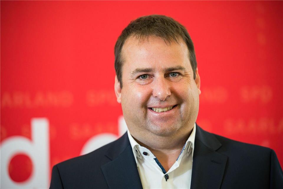 Der saarländische Sozialminister Magnus Jung (SPD) sieht das Geld für den Kampf gegen Schrottimmobilien als „gigantische Chance“ an. (Archivbild)Oliver Dietze/dpa