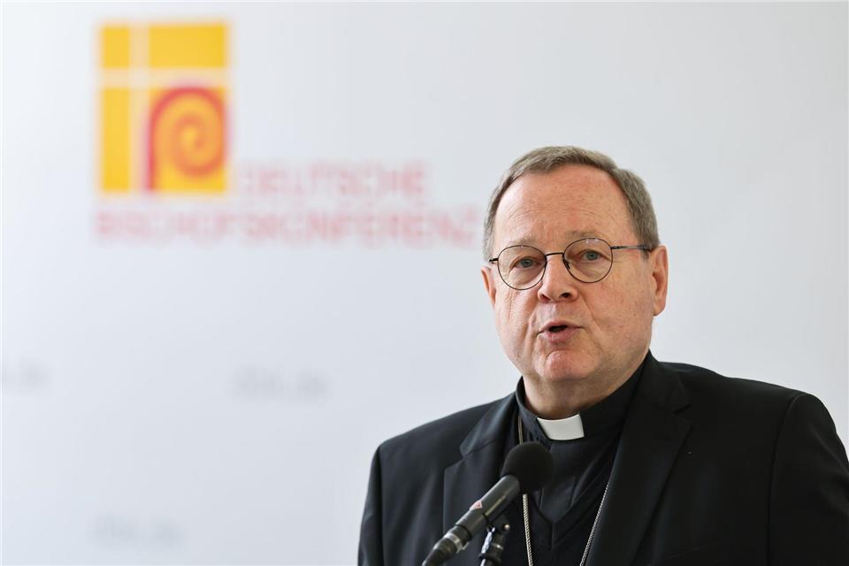 Der scheidende Vorsitzende der DeutschenBischofskonferenz, Georg Bätzing, hat die AfD scharf kritisiert. Daniel Löb/dpa