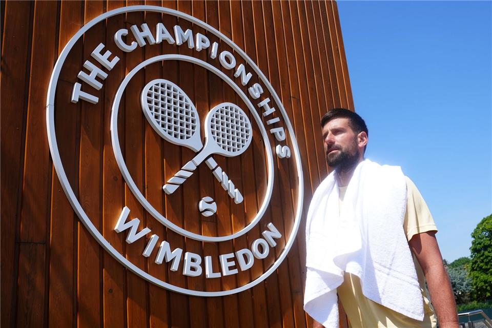 Der serbische Tennisstar Novak Djokovic möchte seine Kinder schützen - und hat ihnen deswegen noch keine Handys gekauft. (Archivbild)John Walton/PA Wire/dpa