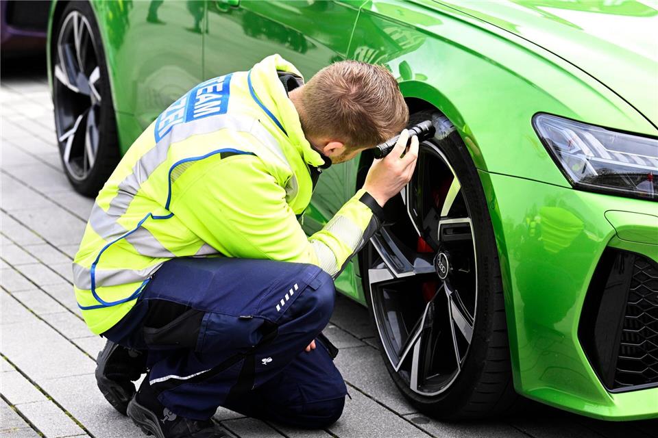 Der sogenannte Car-Freitag gilt als Saisonauftakt der Tuningszene.Roberto Pfeil/dpa