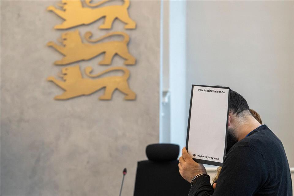 Der sogenannte Hoca ist wegen Kindesmissbrauchs vor Gericht.Stefan Puchner/dpa