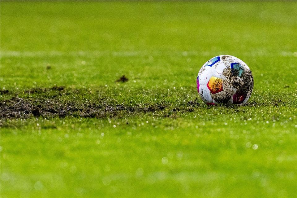 Der spanische Fußball trauert um einen jungen Torhüter. (Archivfoto)David Inderlied/dpa
