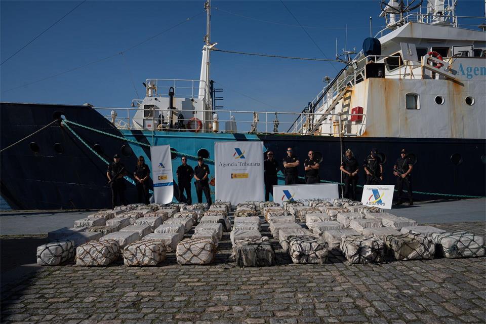 Der spanische Zoll hat auf einem polnischen Segelboot 2,1 Tonnen Kokain beschlagnahmt. Adrián Irago/EUROPA PRESS/dpa