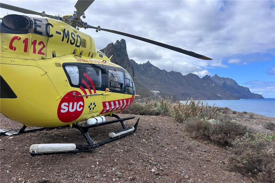 Der staatliche spanische Wetterdienst Aemet warnt regelmäßig vor dem Risiko besonders hoher Wellen an den Nord- und Westküsten der Kanarischen Inseln. Immer wieder kommt es auf den Inseln im Atlantik durch die ungebremst auf Land treffenden Wellen zu Toten und Verletzten. 112 Canarias/dpa