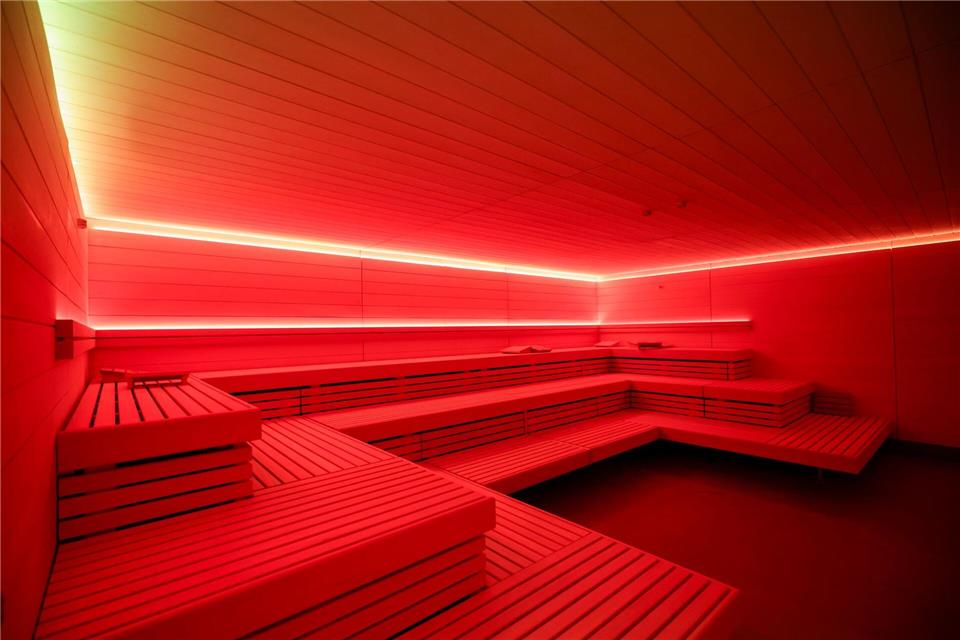 Der städtische Betreiber Bäderland hat in den vergangenen drei Jahren eine abnehmende Zahl von sexuellen Übergriffen in seinen Hamburger Saunen und Bädern registriert. (Archivbild)Christian Charisius/dpa