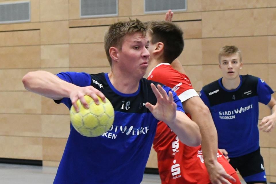 Der starke Dominik Kutsch stellte mit seinen zehn Treffern genau jenen Unterschied her, der sich nachher auch im Endergebnis ausdrückte. Der gastgebende TV Borken besiegte Oberhausen mit 31:21.