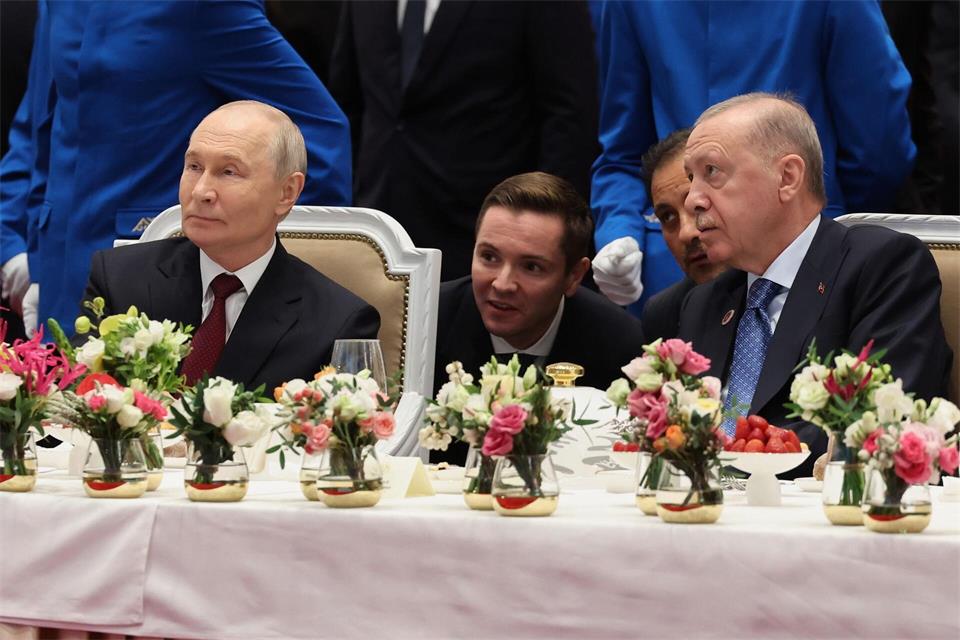 Der türkische Präsident Erdogan ist besorgt wegen der gefährlichen Lage im Schwarzen Meer. Vyacheslav Prokofyev/Pool Sputnik Kremlin/AP/dpa