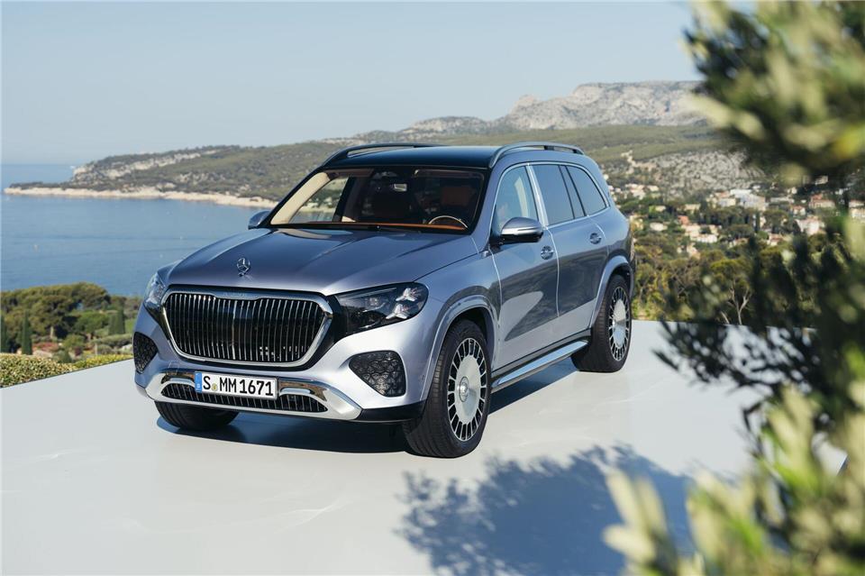 Der überarbeitete Mercedes-Maybach GLS bietet neben mehr Komfort, modernste Technik und eine starke Leistung von 612 PS.Michel Ginsberg/Mercedes-Benz AG/dpa-tmn