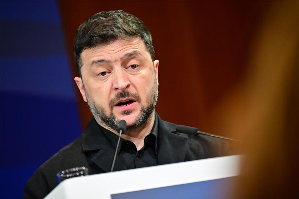 Der ukrainische Präsident Wolodymyr Selenskyj hat erstmals die bisherigen 20 Punkte für einen möglichen Friedensplan für sein Land dargelegt. (Archivbild)Sebastian Christoph Gollnow/dpa