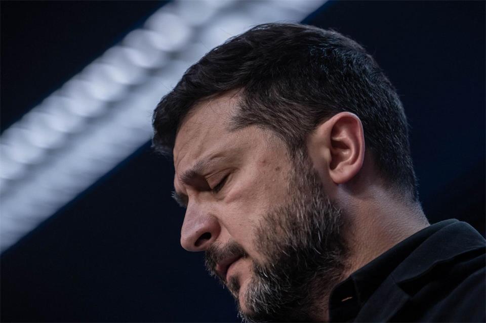 Der ukrainische Präsident Wolodymyr Selenskyj hofft weiter auf ein Inkrafttreten noch schärferer Sanktionen gegen Russland.Michael Kappeler/dpa