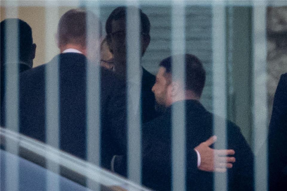 Der ukrainische Präsident wurde am Nachmittag von Bundeskanzler Friedrich Merz (CDU) am Kanzleramt empfangen. Michael Kappeler/dpa