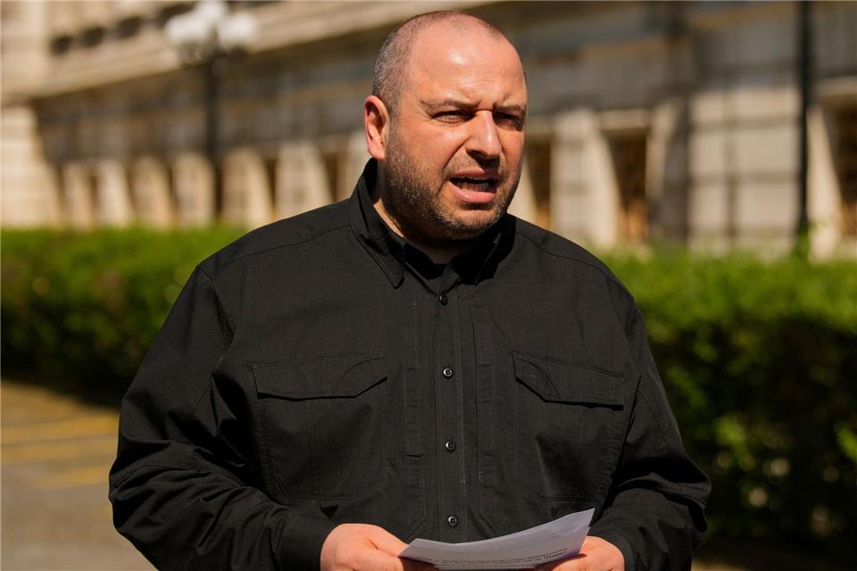 Der ukrainische Verhandlungsführer Umjerow soll für die Ukraine einen würdigen Frieden aushandeln. (Archivbild)Emrah Gurel/AP/dpa