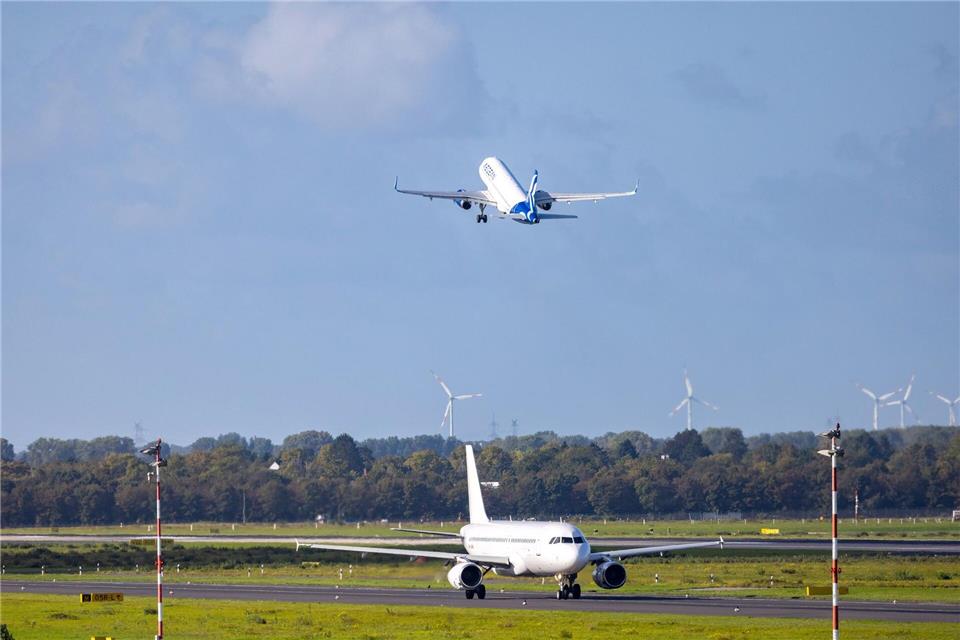Winterflugplan: Düsseldorf und Köln bieten mehr Flüge  Der verkehrsreichste Tag am Flughafen Düsseldorf lag in diesem Jahr in den Herbstferien. (Archivbild)Thomas Banneyer/dpa