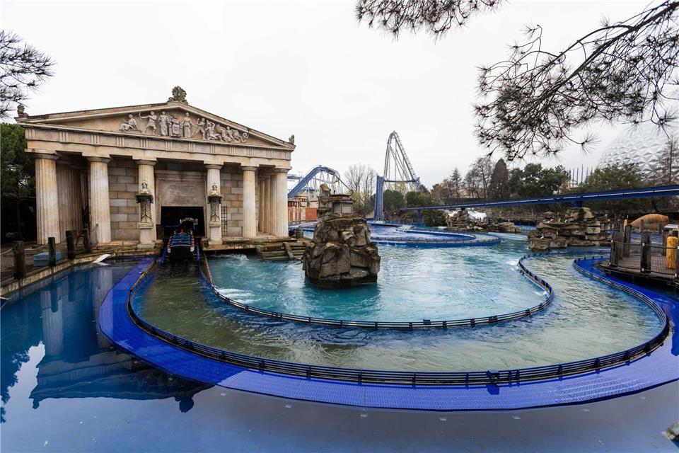 31-Jähriger bei Arbeiten im Europa-Park schwer verletzt Der verletzte Arbeiter ist nach Angaben des Europa-Parks auf dem Weg der Besserung. (Archivbild) Philipp von Ditfurth/dpa