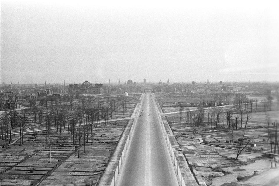 Der vom NS-Staat begonnene Weltkrieg hat nicht nur Berlin in weiten Teilen zerstört. (Archivbild)picture alliance / ZB