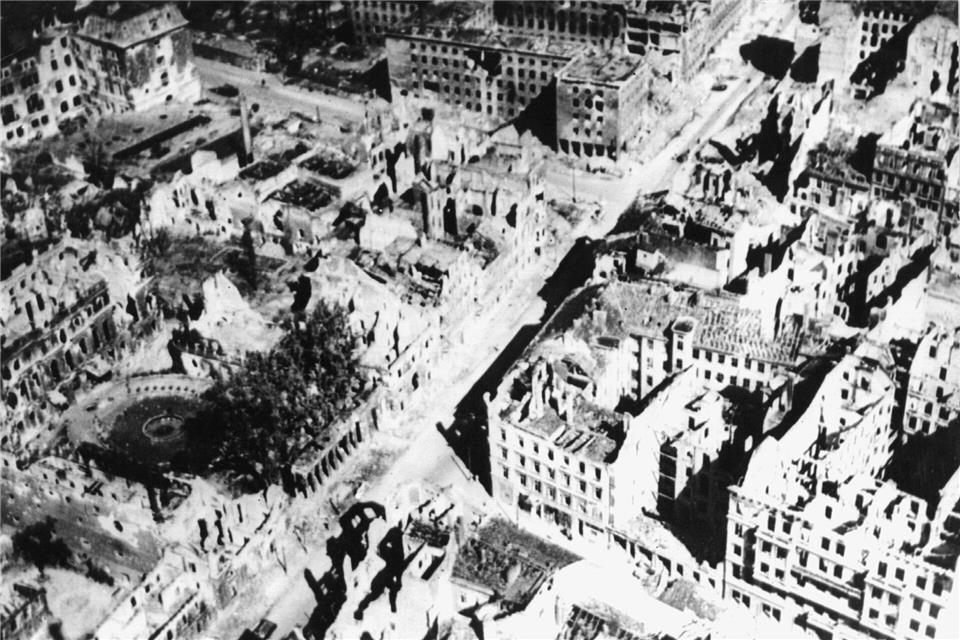 Der vom NS-Staat begonnene Weltkrieg hat nicht nur Berlin in weiten Teilen zerstört. (Archivbild)picture-alliance / dpa