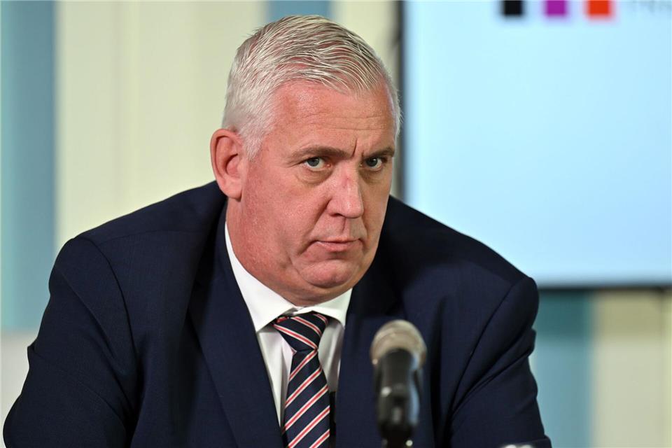 Der wirtschaftspolitische Sprecher der Thüringer BSW-Fraktion, Matthias Herzog, spricht sich für strengere Kriterien bei der Fördermittelvergabe für Unternehmen aus. (Archivbild)Martin Schutt/dpa