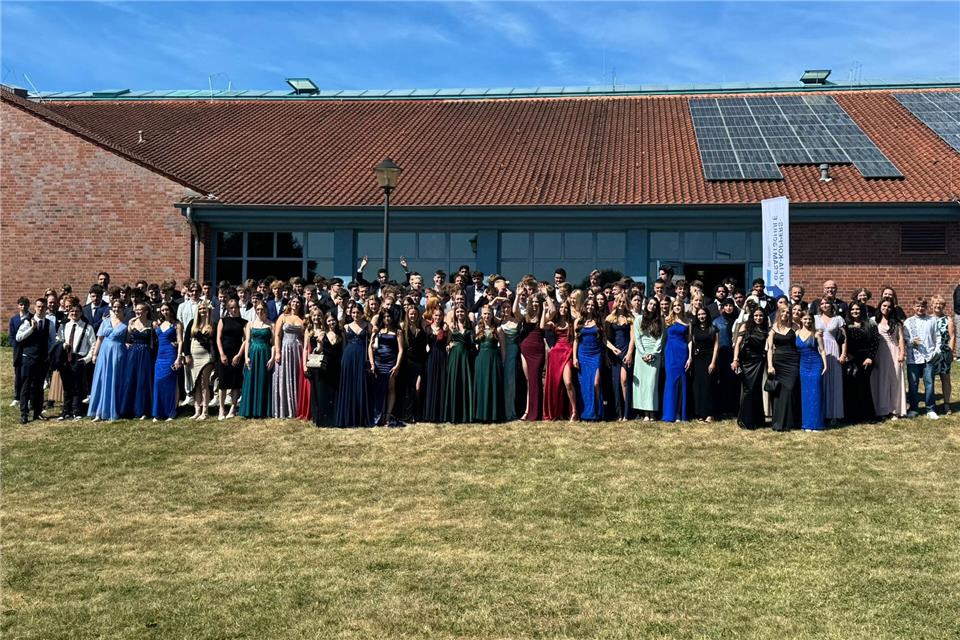 Der zehnte Jahrgang der Julia-Koppers-Gesamtschule ist in Raesfeld verabschiedet worden.
