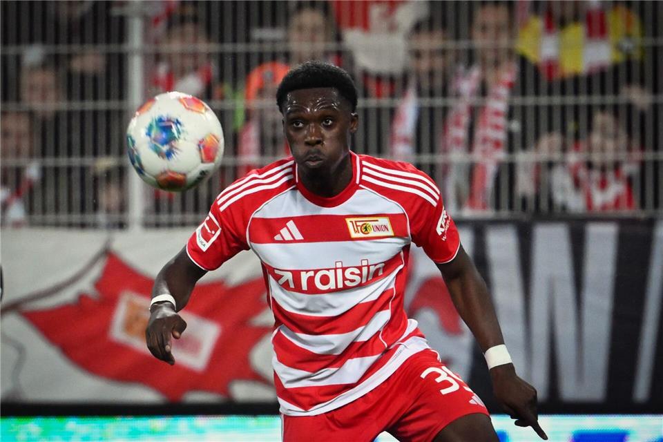 Derrick Köhn ist bei Union aktuell Stammspieler. (Archivbild)Soeren Stache/dpa
