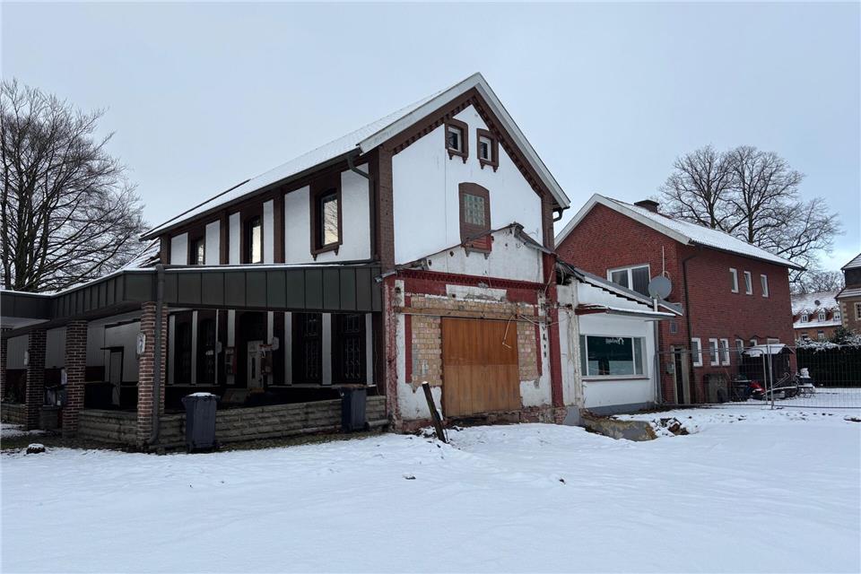 Derzeit befindet sich die Klosterpforte nach dem Teilabriss des Anbaus im Winterschlaf. Wenn das Wetter es zulässt, sollen hier aber die Bauarbeiten beginnen.