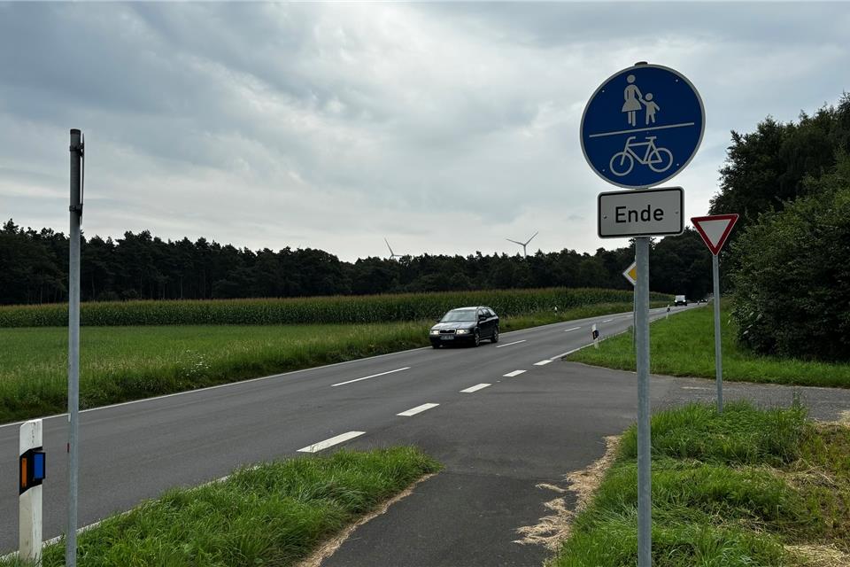 Derzeit endet der Radweg an der Rekener Straße in Heiden. Erst auf Rekener Gemeindegebiet wird der Radweg fortgesetzt. Pingel