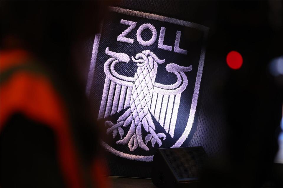 Derzeit hat der Zoll rund 49.000 Beschäftigte. Dieses Jahr sollen 1.500 Stellen beim Zoll dazukommen.Jan Woitas/dpa