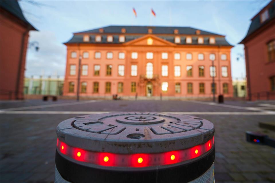 Derzeit sind im rheinland-pfälzischen Landtag fünf Fraktionen vertreten, hinzu kommt die parlamentarische Gruppe der Freien Wähler. (Archivfoto)Andreas Arnold/dpa