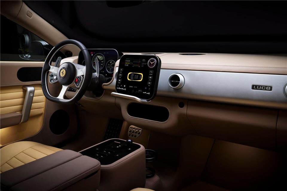 Design trifft Technologie: Der ehemalige Apple-Designchef Jony Ive hat dem Ferrari Luce ein futuristisches Innen- und Außendesign verliehen.Ferrari/dpa-tmn