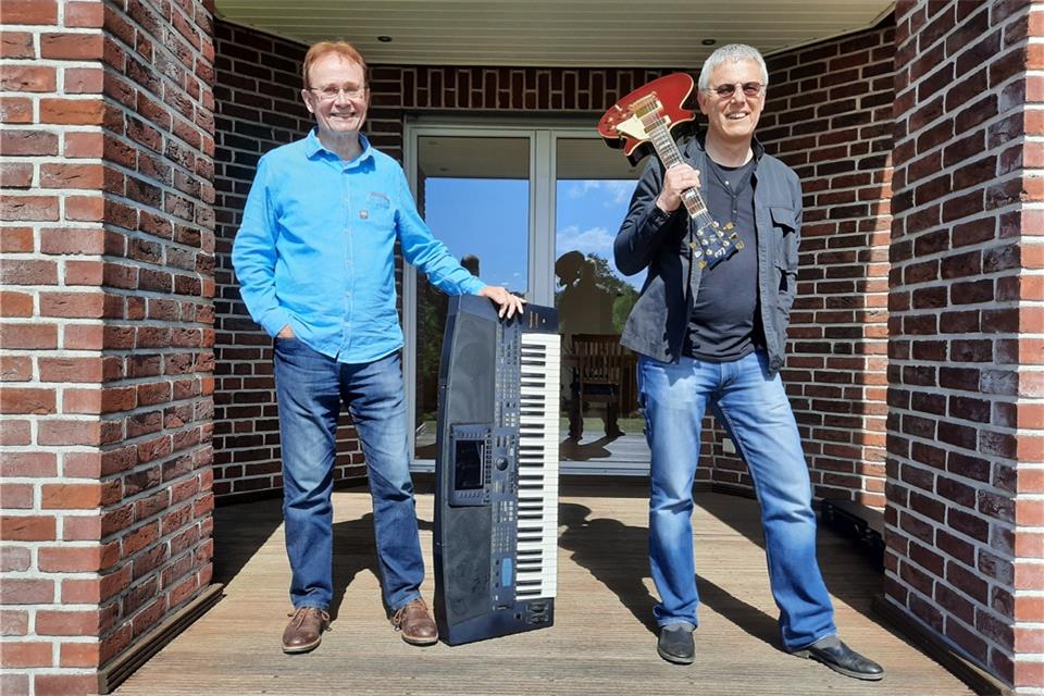 Detlef Czymontek (links) und Ralf Mund haben den Corona-Song arrangiert und eingespielt.