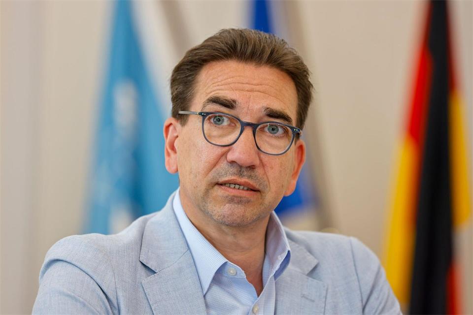 Déus ist seit 2025 Oberbürgermeister der Stadt Bonn. (Archivbild)Thomas Banneyer/dpa