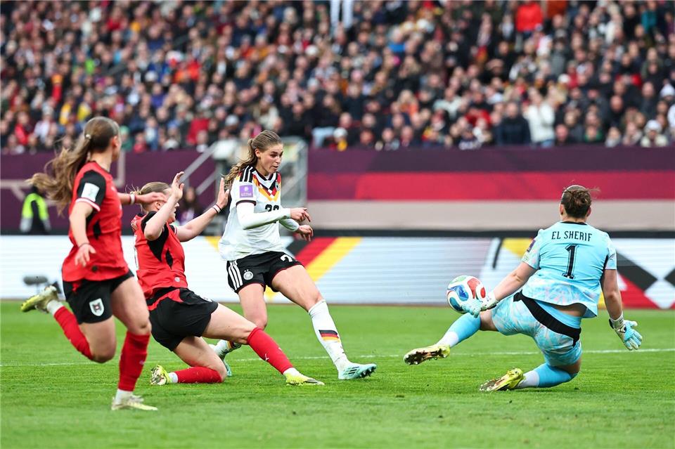 Deutliches Chancenplus für das DFB-Team mit Jule Brand.Daniel Karmann/dpa