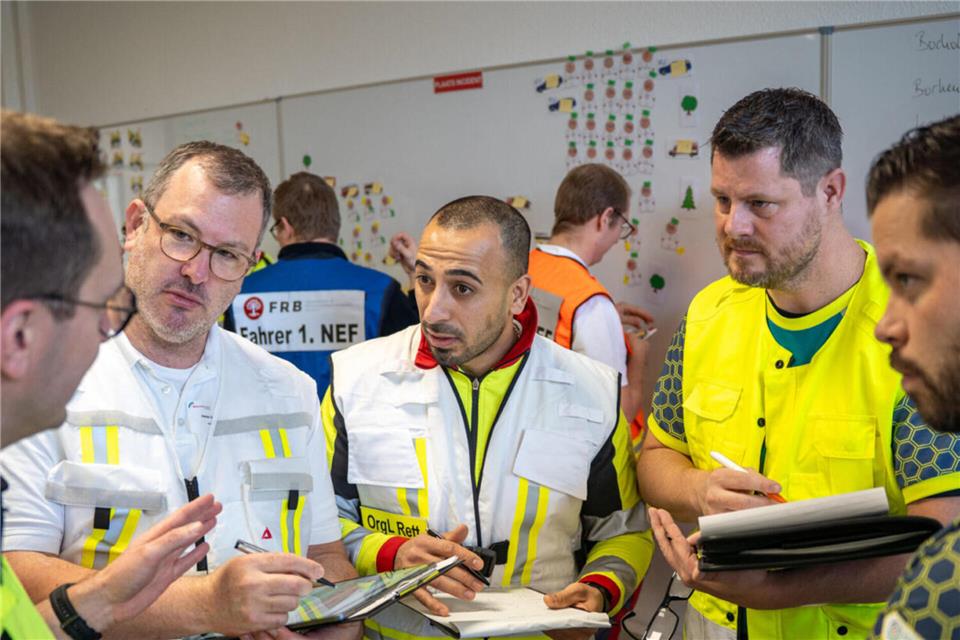 Deutsche und niederländische Rettungskräfte arbeiteten bei der Übung in Bocholt zusammen. Geübt wurde ein „Massenanfall an Verletzten“.