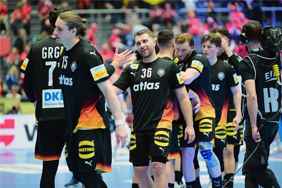 Deutschland Handballer können das EM-Halbfinale aus eigener Kraft erreichen.Sina Schuldt/dpa