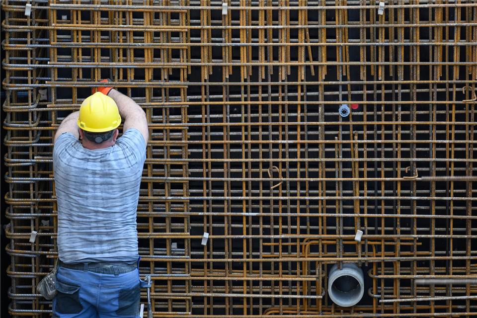 Deutschland darf den Aufbau von zwei Fabriken in Baden-Württemberg und Sachsen-Anhalt mit 288 Millionen Euro unterstützen. (Archivbild)Robert Michael/dpa