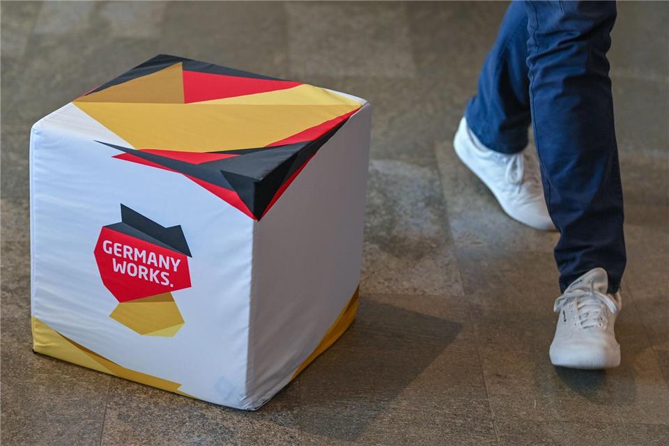 Deutschland funktioniert? Auch das sehen viele anders. (Symbolbild)Patrick Pleul/dpa