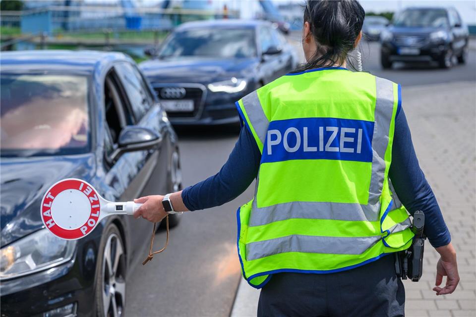 Deutschland hält die Grenzkontrollen zu Polen aufrecht. (Archivbild)Patrick Pleul/dpa