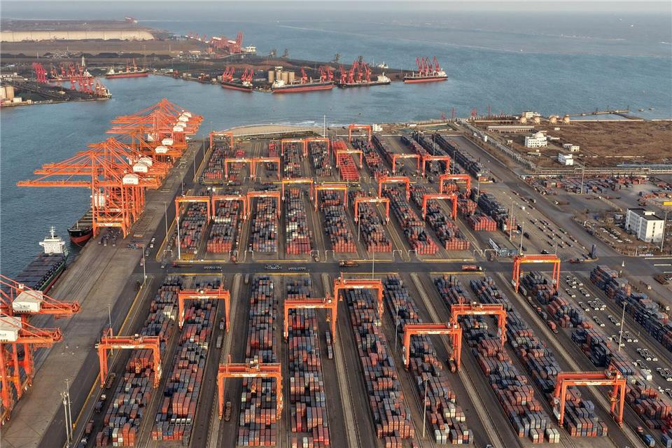 Deutschland importiert mehr Waren aus China. (Archivbild)Yang Shiyao/XinHua/dpa