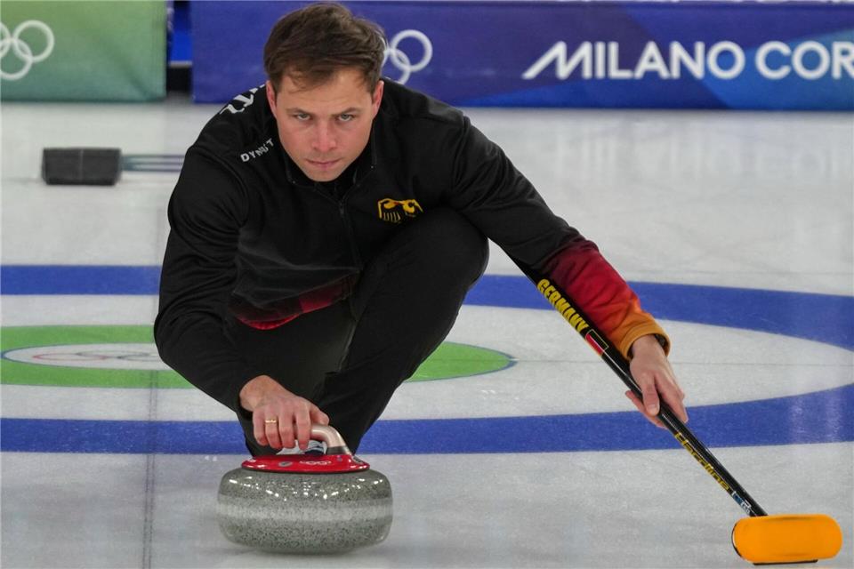 Deutschlands Curling-Kapitän Marc Muskatewitz im Spiel gegen Großbritannien.Misper Apawu/AP/dpa