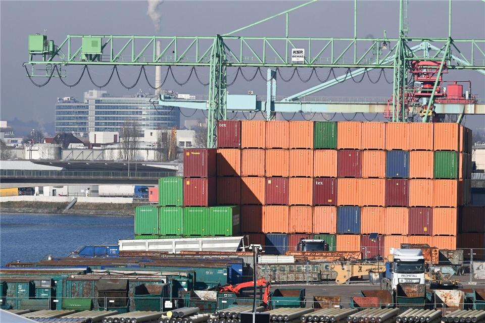 Deutschlands Exporteure haben nach dem Dämpfer zu Jahresbeginn im Februar wieder bessere Geschäfte gemacht. (Archivbild)Bernd Weißbrod/dpa