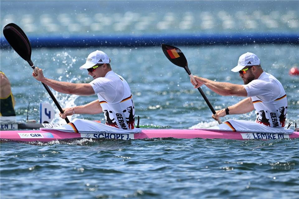 Deutschlands Kajak-Zweier Jacob Schopf und Max Lemke (r) holt bei der EM Gold. (Archivbild) Sebastian Kahnert/dpa