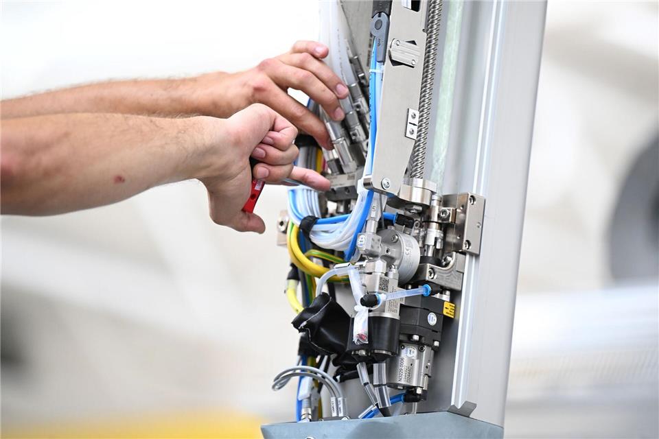 Deutschlands Maschinenbauer fordern angesichts massiver Einbußen im US-Geschäft Ausnahmen von Zöllen. (Symbolbild)Bernd Weißbrod/dpa