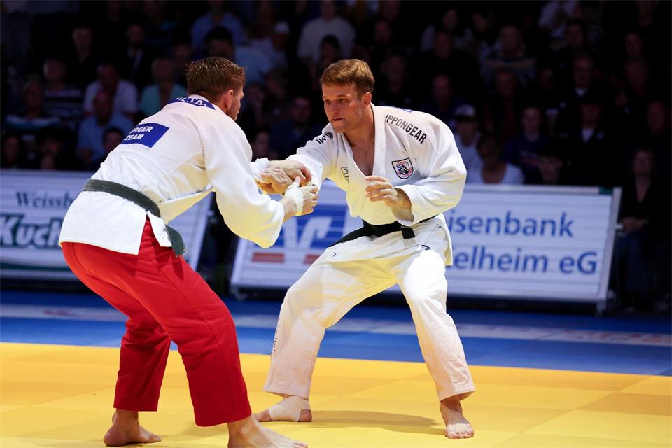 Deutschlands Olympia-Starter Timo Cavelius (r) wurde Opfer einer Prügel-Attacke. (Archivfoto)Erik Gruhn/Deutscher Judo-Bund/dpa