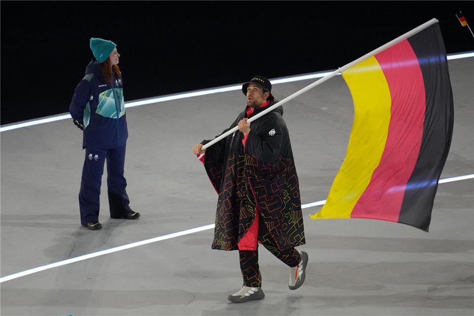 Deutschlands Starstürmer Leon Draisaitl kam bereits am Freitag in Mailand an.Ben Curtis/AP/dpa