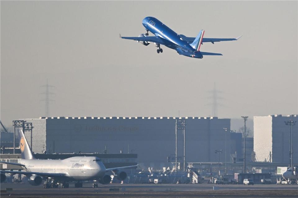 Deutschlands größtes Drehkreuz, der Frankfurter Flughafen, war nicht von dem Cyberangriff betroffen. (Archivbild)Arne Dedert/dpa