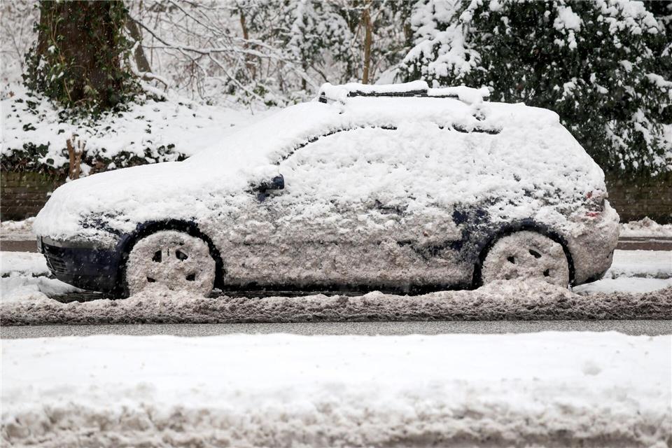 Dicke weiße Decke: In Hamburg hat es so viel geschneit wie seit 15 Jahren nicht mehr. Christian Charisius/dpa