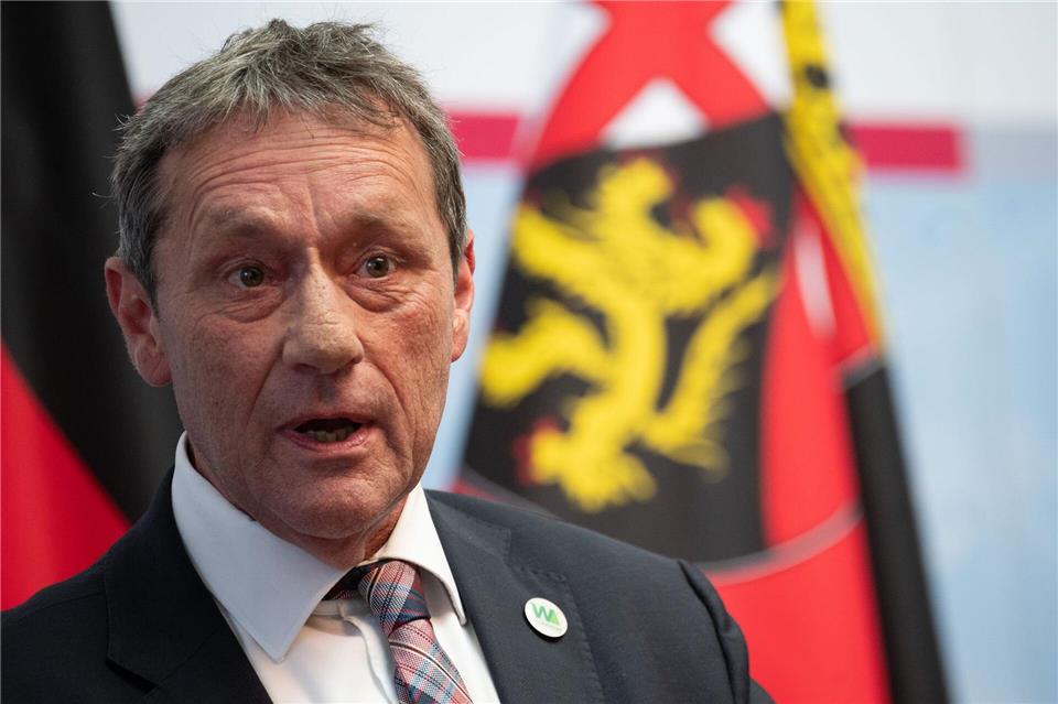 Die 24 Landkreise in Rheinland-Pfalz schlagen wegen der stark steigenden Kosten Alarm. (Archivbild)Sebastian Christoph Gollnow/dpa